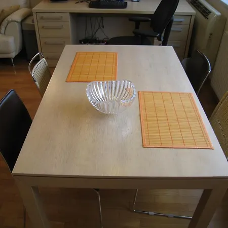Lux 70 M² Apt. & Free Garage Parking Apartmán *