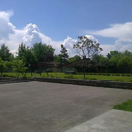 Lux 70 M² Apt. & Free Garage Parking